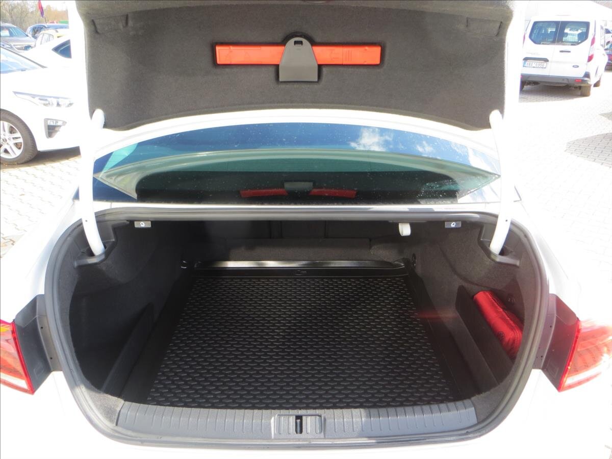 Volkswagen Passat Liftback 1,5 l 110 kw