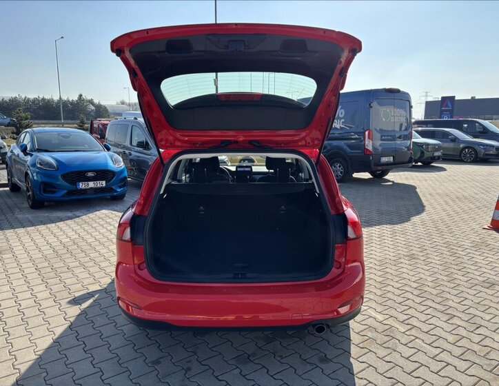 Ford Focus Kombi 999,0 92 kw