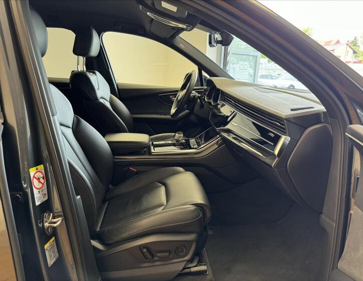 Audi Q7 9
