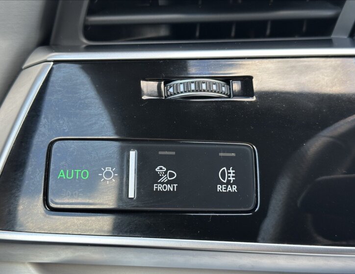 Audi SQ8 SUV / Terénní 4,0 l 320 kw