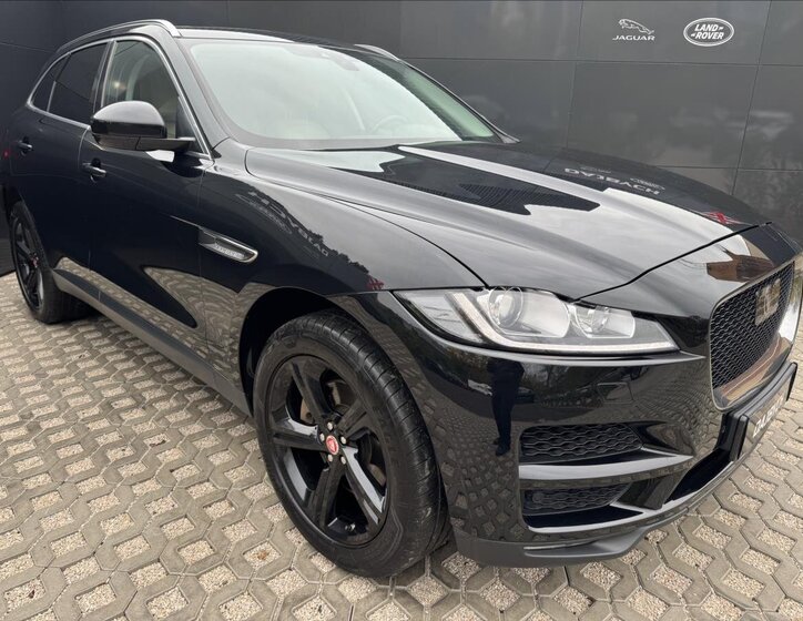 Jaguar F-Pace SUV / Terénní 3,0 l 221 kw