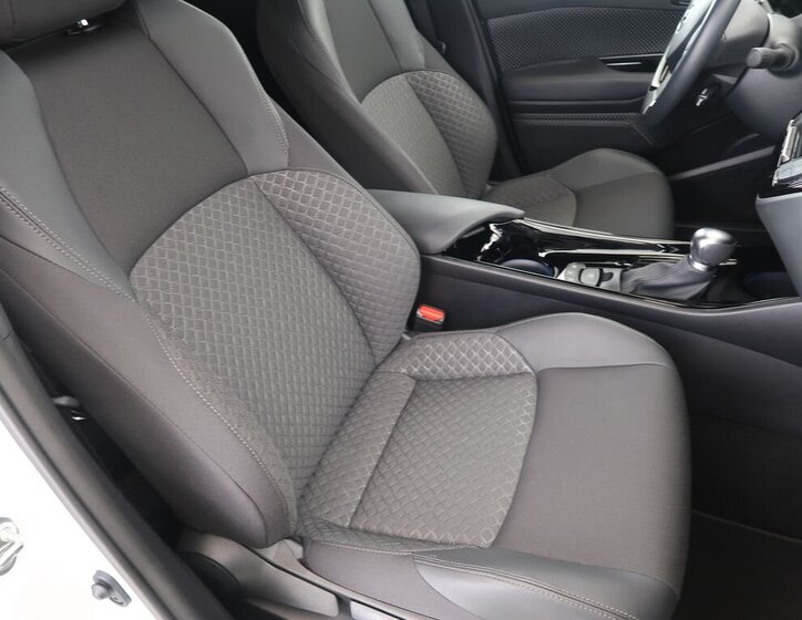 Toyota C-HR SUV 1,8 l 72 kw