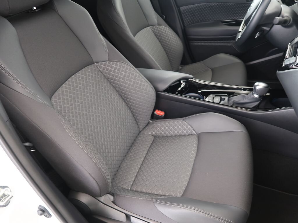 Toyota C-HR SUV 1,8 l 72 kw