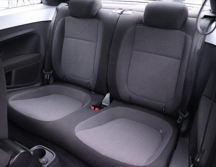 Volkswagen Beetle Hatchback 1,2 l 77 kw