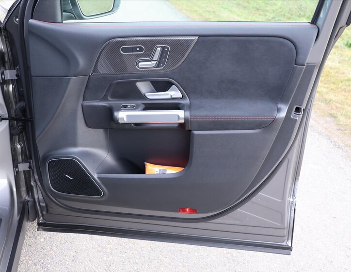 Mercedes-Benz GLB 15