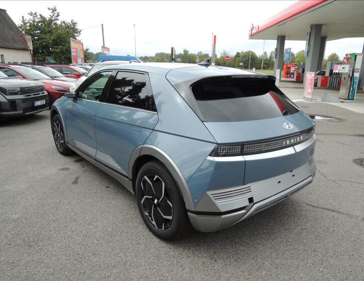 Hyundai Ioniq 5 6