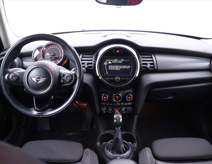 Mini Cooper Hatchback 1,5 l 100 kw