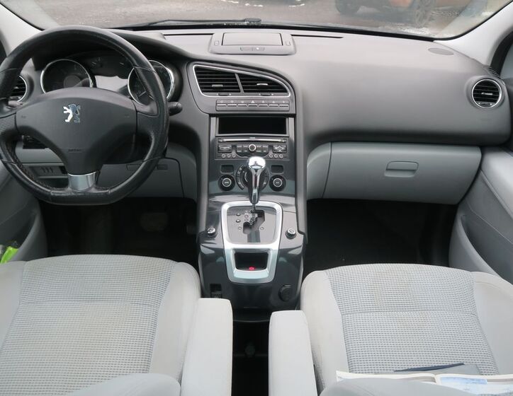 Peugeot 5008 MPV 2,0 l 120 kw