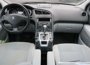 Peugeot 5008 MPV 2,0 l 120 kw