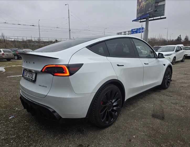 Tesla Model Y SUV 0,0 393 kw
