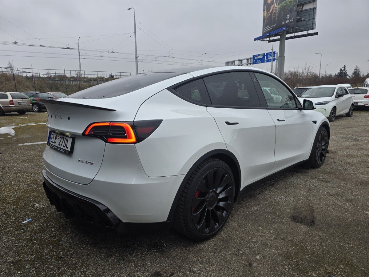 Tesla Model Y SUV 0,0 393 kw