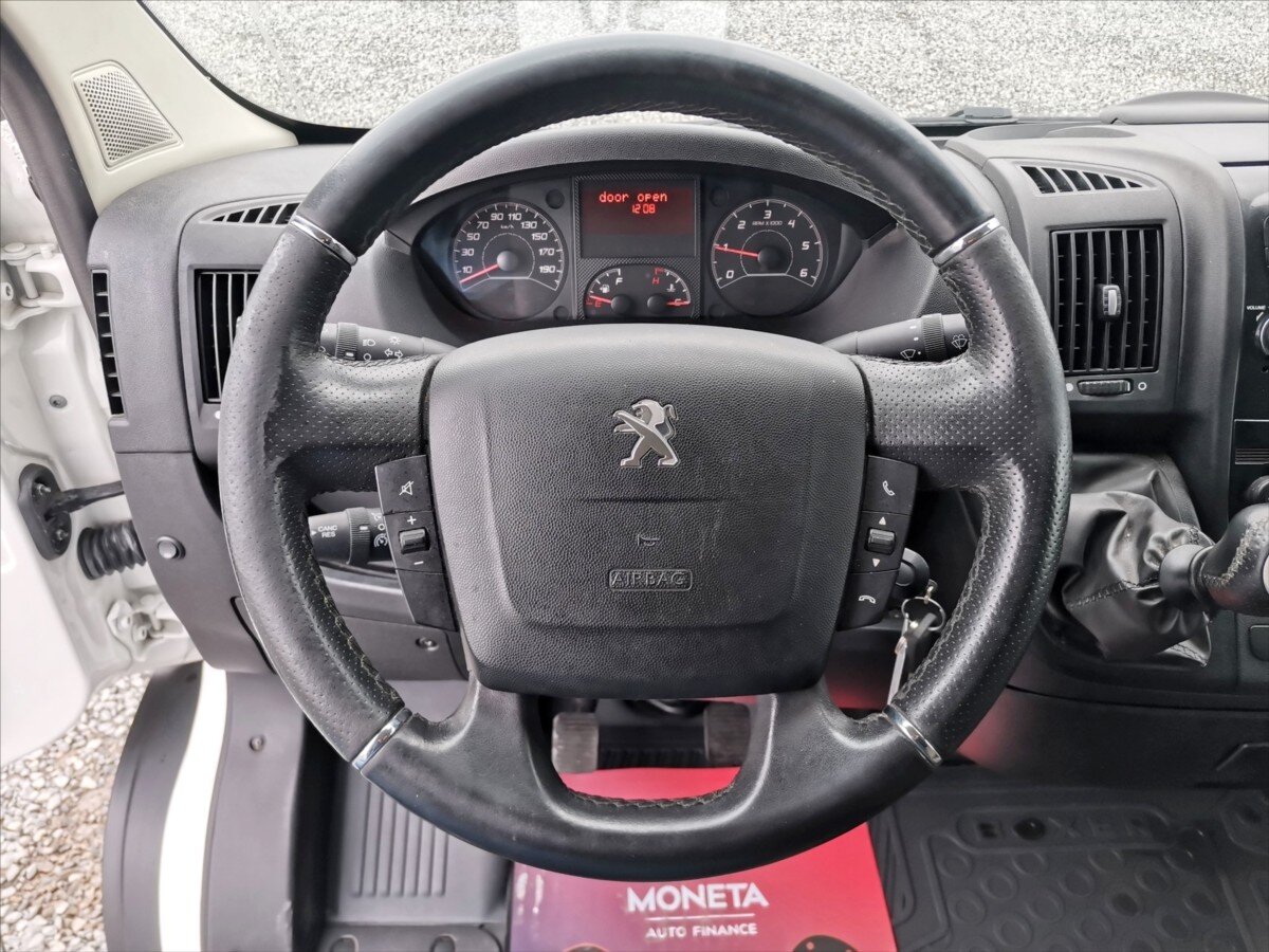 Peugeot Boxer Valník 2,0 l 120 kw