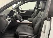 Audi Q8 8