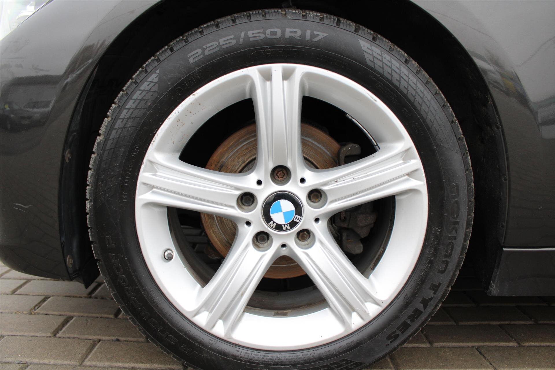 BMW Řada 3 Kombi 2,0 l 120 kw