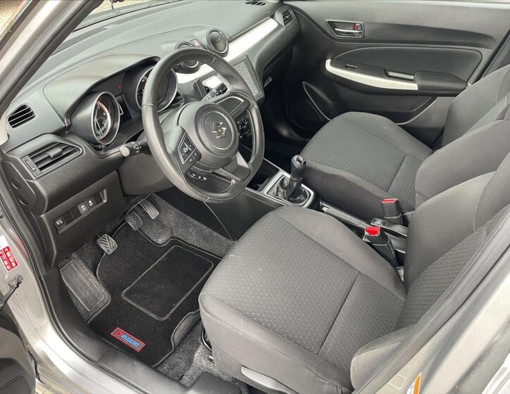 Suzuki Swift 13