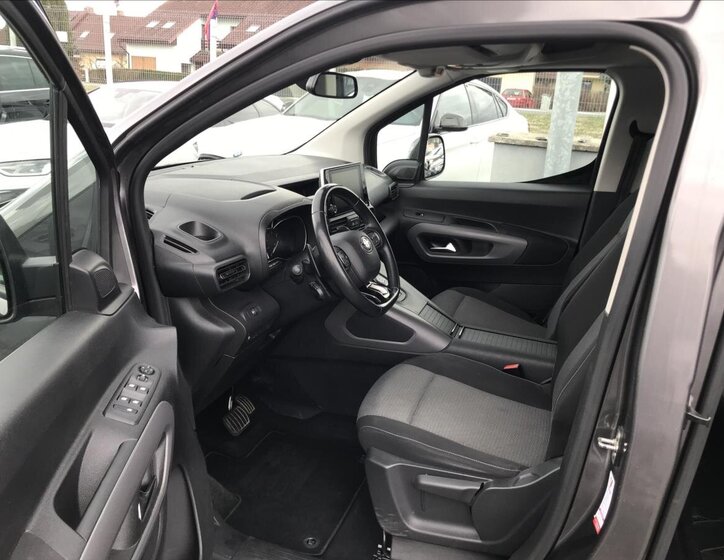 Toyota ProAce Kombi 1,5 l 96 kw