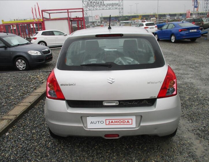 Suzuki Swift Hatchback 1,3 l 67 kw