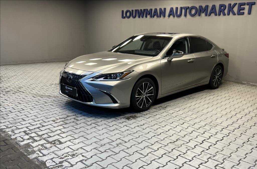 Lexus ES 300h Sedan 2,5 l 160 kw