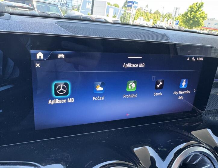 Mercedes-Benz GLB 11