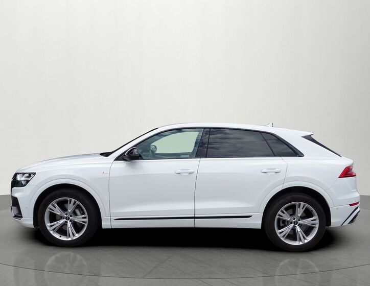 Audi Q8 2