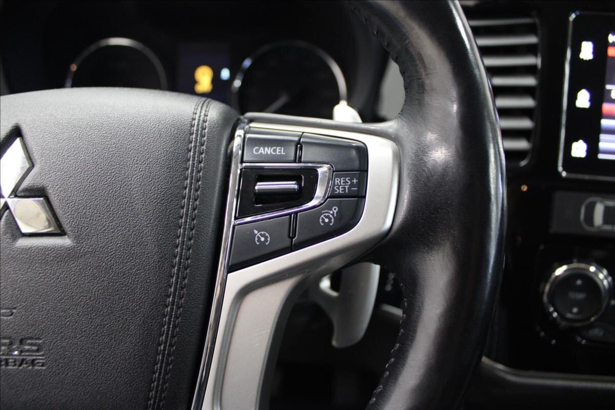 Mitsubishi Outlander SUV / Terénní 2,0 l 89 kw