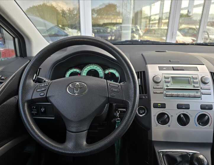 Toyota Corolla Verso 18