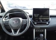 Toyota Corolla Cross 8