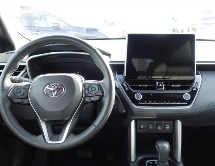 Toyota Corolla Cross 8