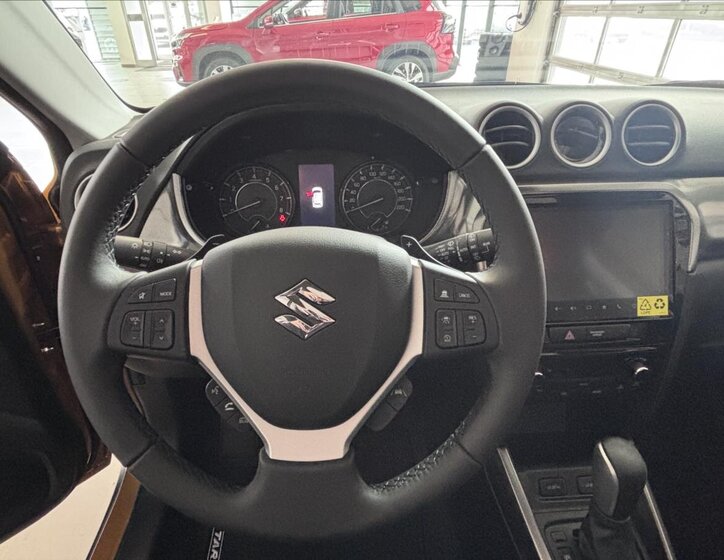 Suzuki Vitara SUV / Terénní 1,4 l 81 kw