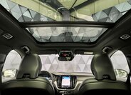 Volvo XC60 SUV / Terénní 2,0 l 288 kw