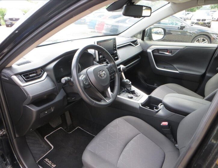 Toyota RAV4 SUV / Terénní 2,5 l 131 kw