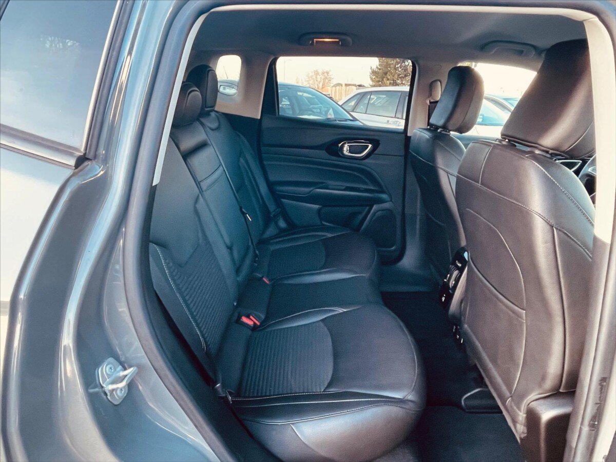 Jeep Compass SUV / Terénní 1,6 l 96 kw