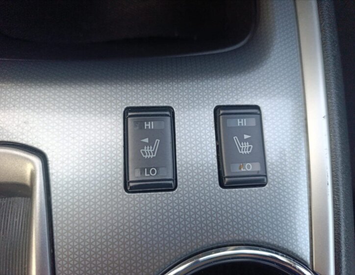 Nissan Pathfinder SUV / Terénní 3,5 l 212 kw