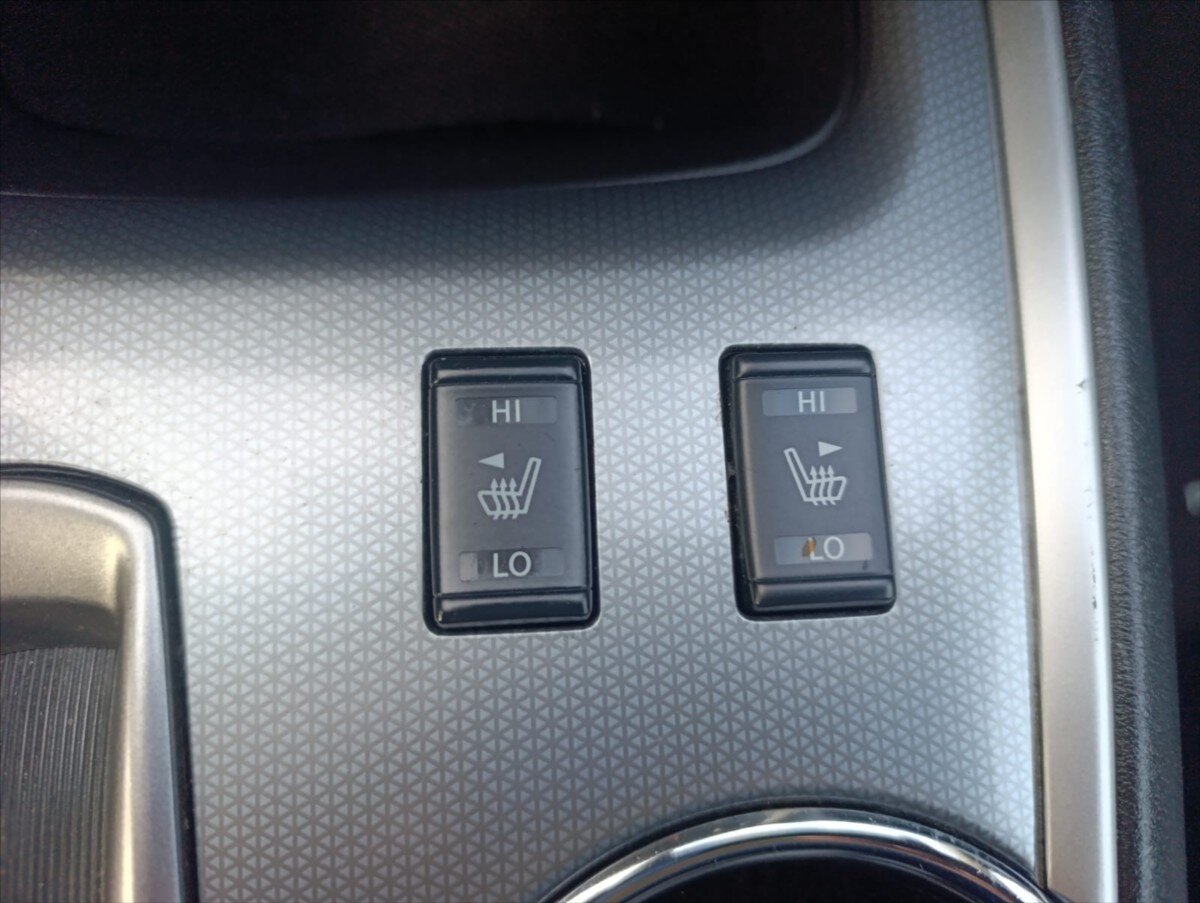 Nissan Pathfinder SUV / Terénní 3,5 l 212 kw