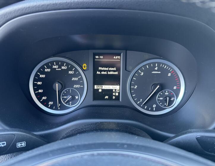 Mercedes-Benz Vito 10