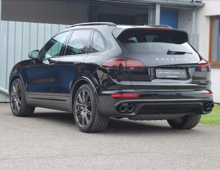 Porsche Cayenne SUV 4,1 l 283 kw
