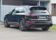 Porsche Cayenne SUV 4,1 l 283 kw
