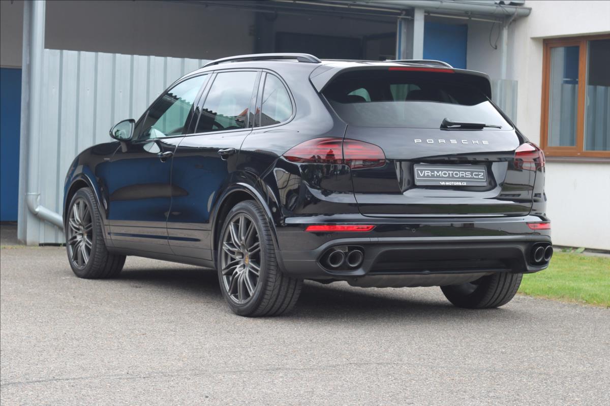 Porsche Cayenne SUV 4,1 l 283 kw