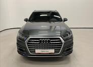 Audi Q7 4
