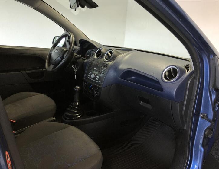 Ford Fiesta 12