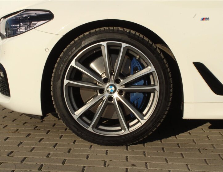 BMW Řada 5 Sedan / Limuzína 3,0 l 250 kw