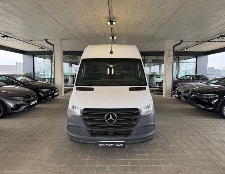 Mercedes-Benz Sprinter 2