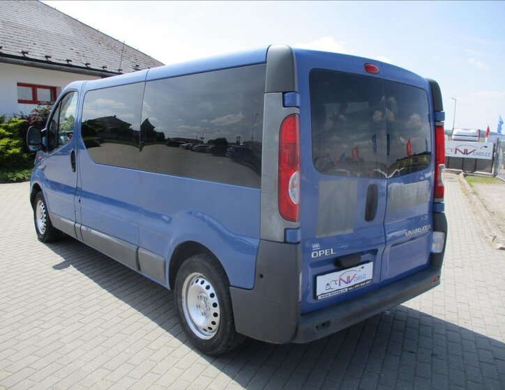 Opel Vivaro Kombi 2,0 l 84 kw