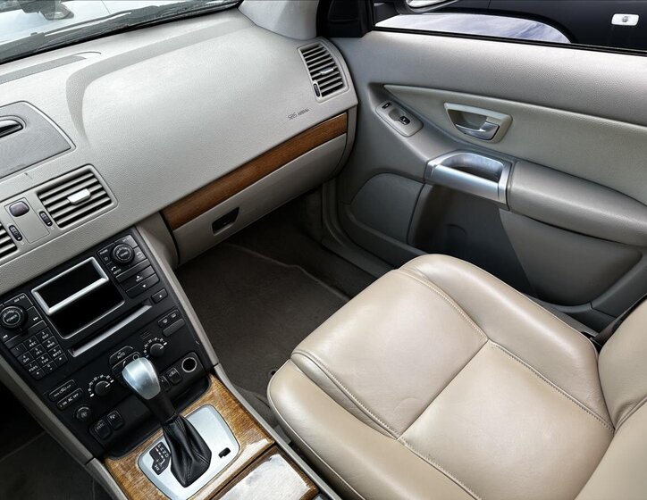 Volvo XC90 SUV / Terénní 2,4 l 120 kw