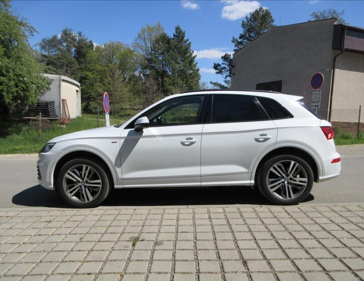 Audi Q5 SUV / Terénní 2,0 l 140 kw