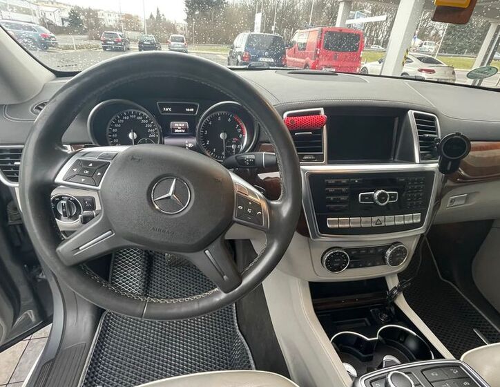 Mercedes-Benz GL 13