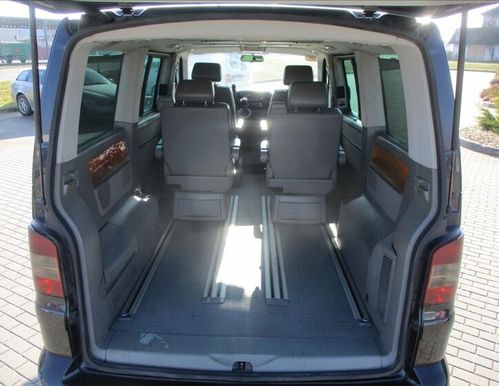 Volkswagen Multivan Kombi 2,5 l 128 kw