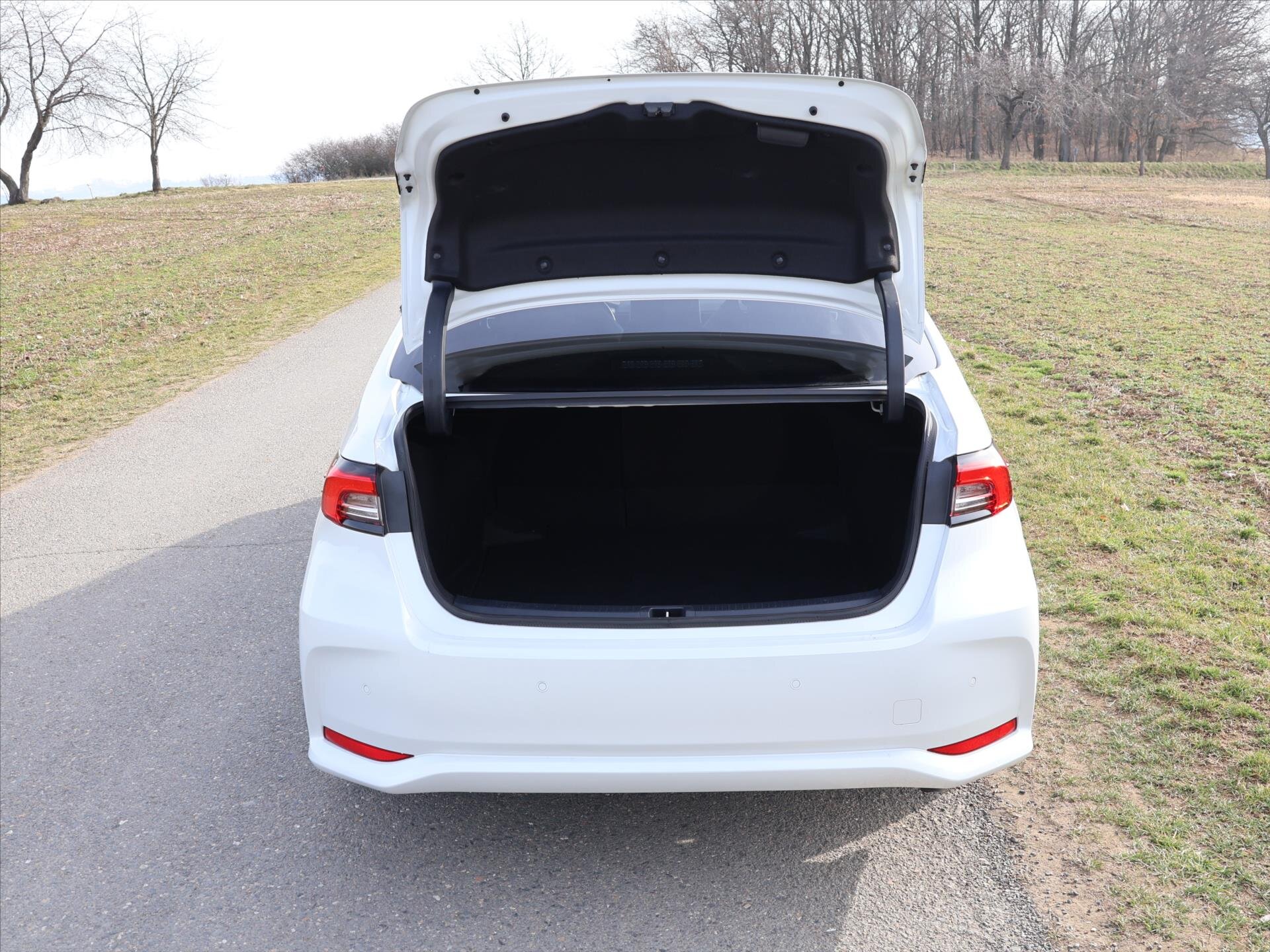 Toyota Corolla Sedan / Limuzína 1,8 l 72 kw