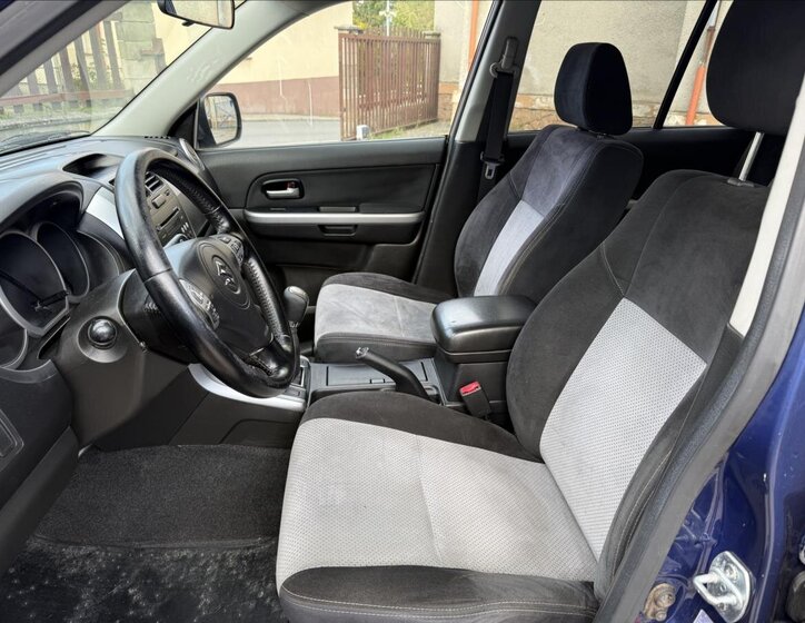 Suzuki Grand Vitara SUV 2,0 l 103 kw