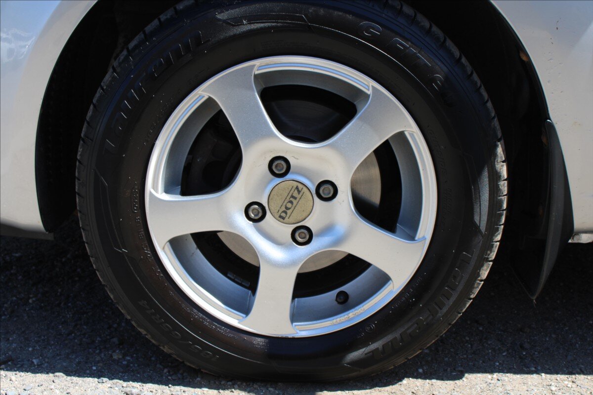 KIA Rio Sedan / Limuzína 1,4 l 71 kw